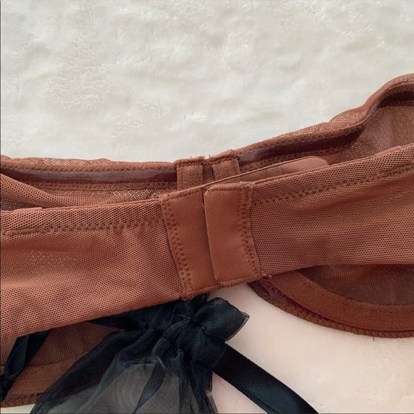 🛑SOLD🛑SKIMS bra strapless mesh underwire bronze size 32B - Picture 4 of 10